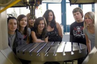 pupils visiting Metrom GmbH
